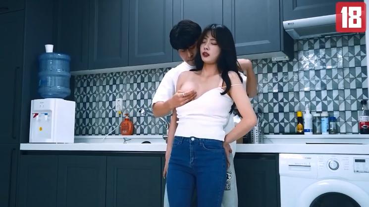 sex jackerman Vợ sắp cưới của anh trai của tôi không mặc quần lót