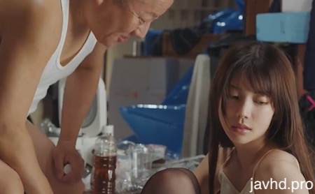 sex viêtsub không che Mẹ kế đang bối rối khi thấy cậu con trai thẩm du với ảnh mình thì bất ngờ…